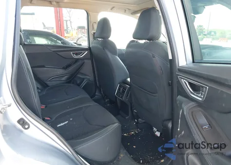 2021 Subaru Forester Premium z USA, uszkodzony, nr VIN JF2SKAFC4MH500973